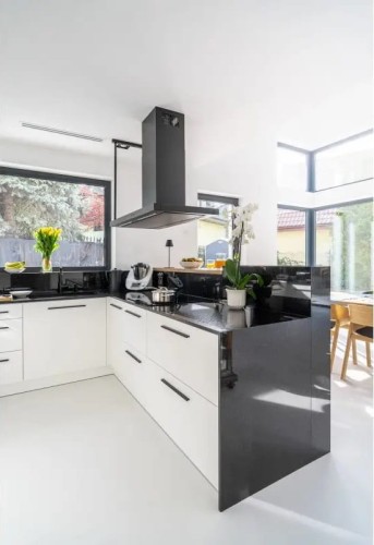 Uchwyt UA-PILLAR-160-20M czarny mat