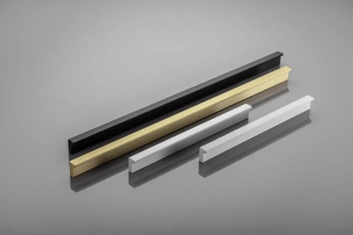 Uchwyt UA-PILLAR-320-20M czarny mat